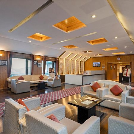 Sterling Kufri Hotel Екстериор снимка