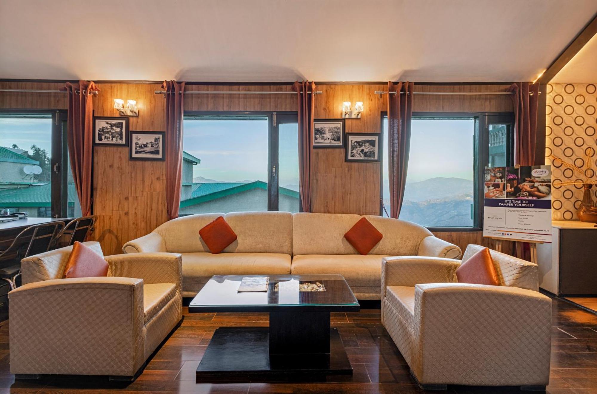 Sterling Kufri Hotel Екстериор снимка