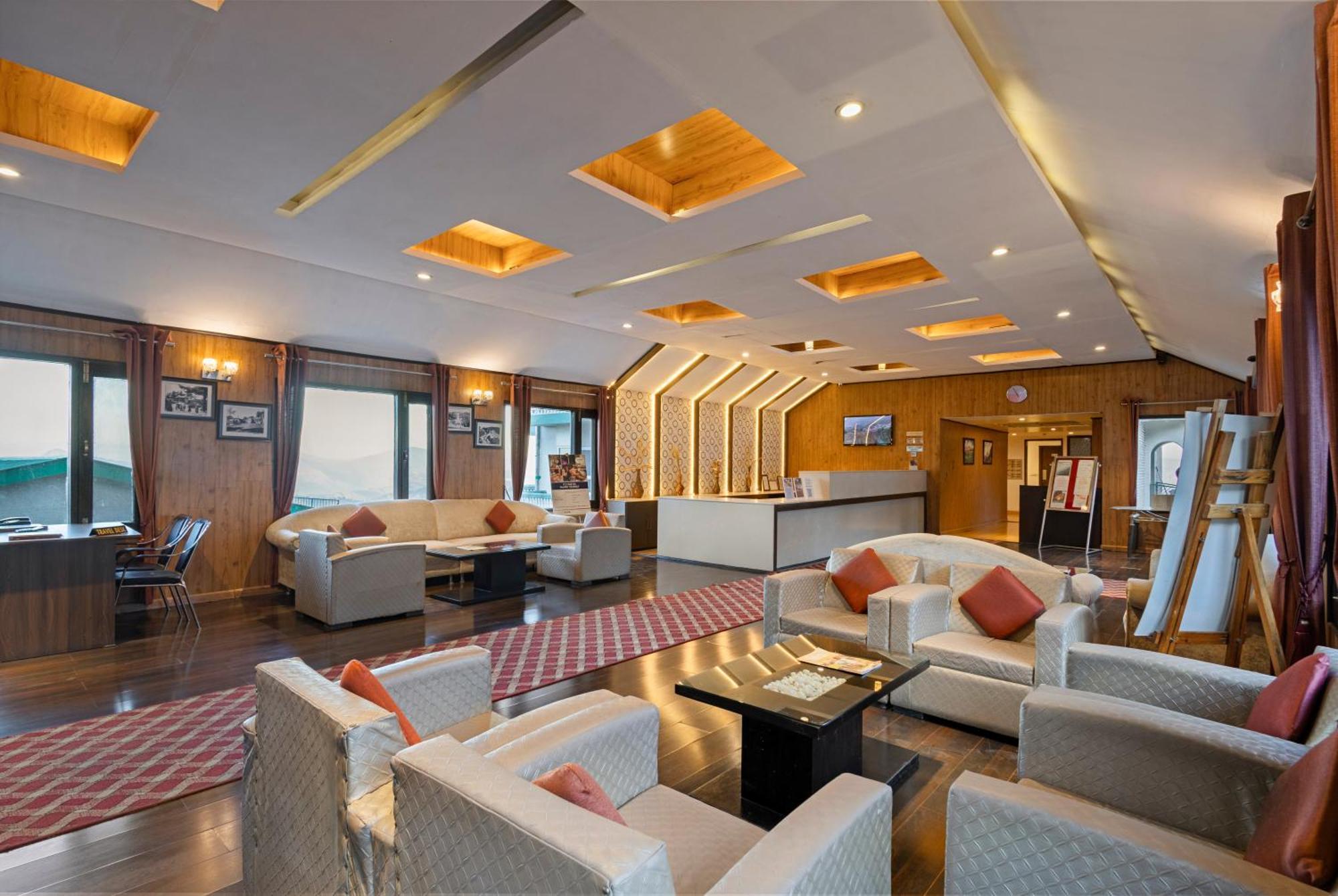 Sterling Kufri Hotel Екстериор снимка