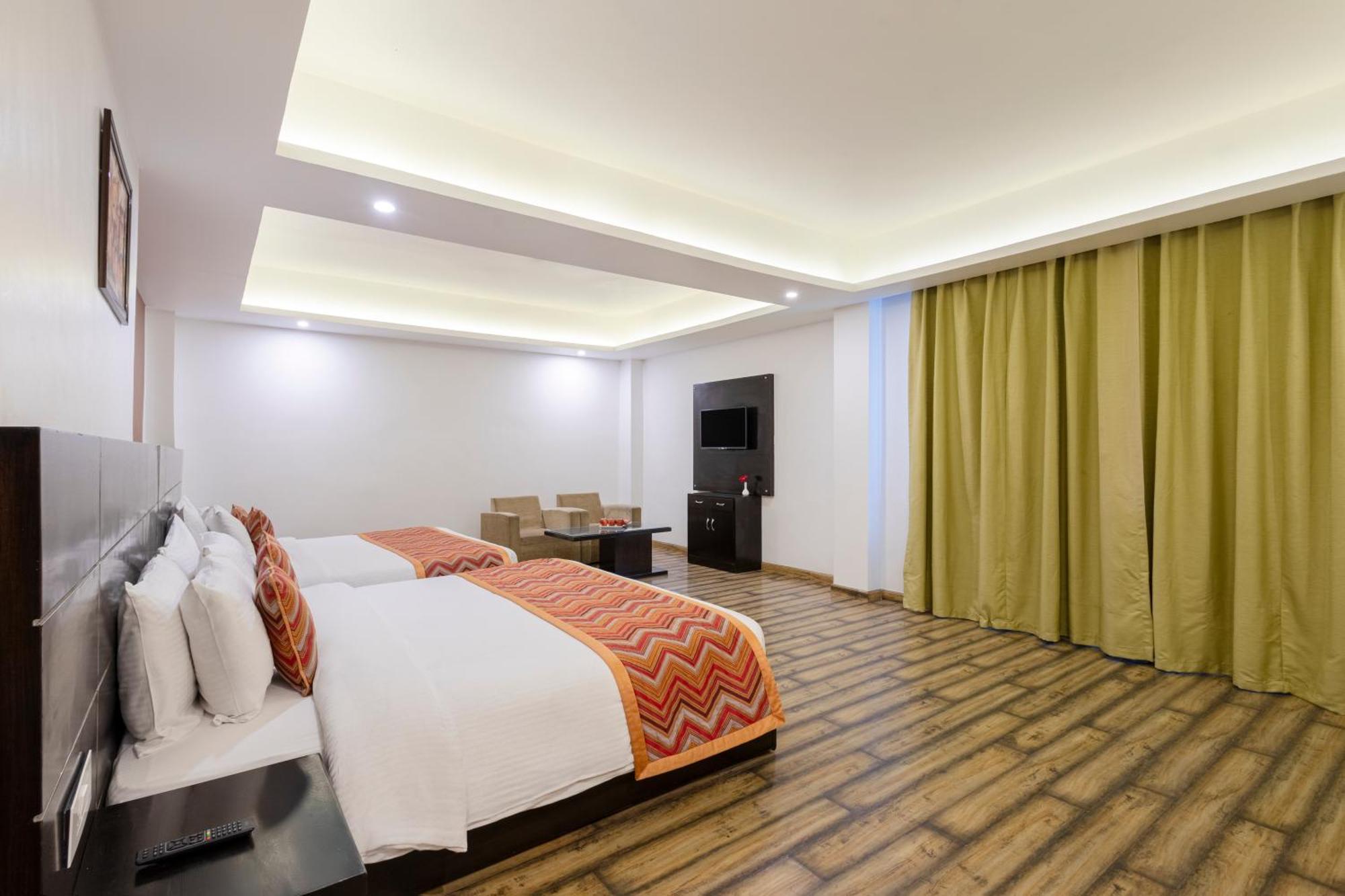 Sterling Kufri Hotel Екстериор снимка