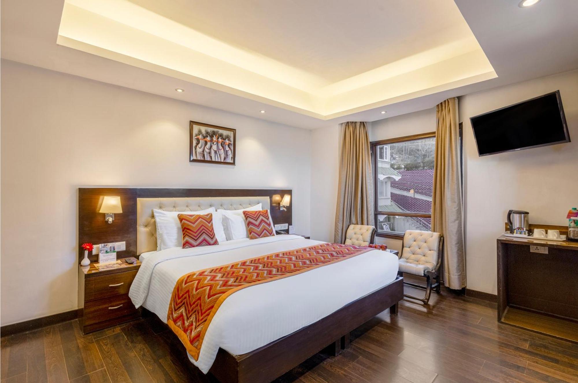 Sterling Kufri Hotel Екстериор снимка